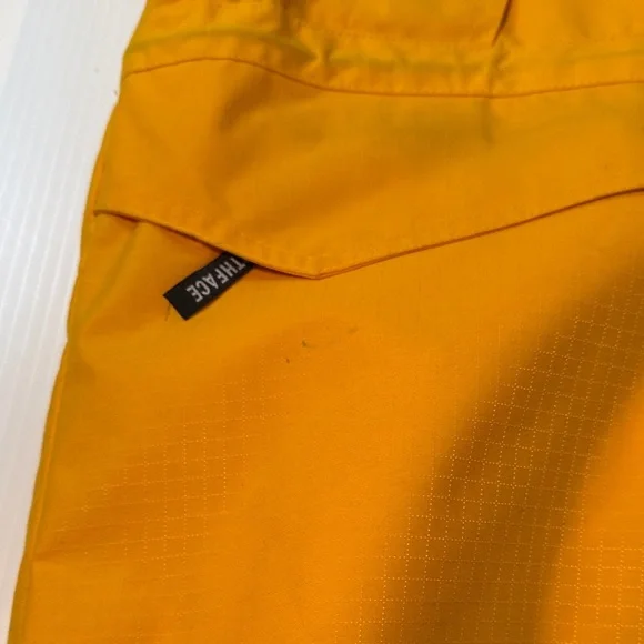The North Face Yellow and Black Jacket with removeable fleece liner - Picture 14 of 15